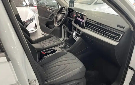 Volkswagen Tiguan II, 2022 год, 2 547 000 рублей, 14 фотография