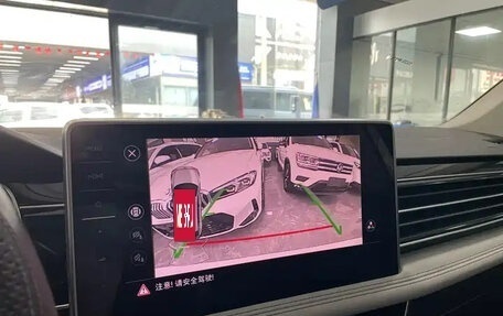 Volkswagen Tiguan II, 2022 год, 2 547 000 рублей, 9 фотография