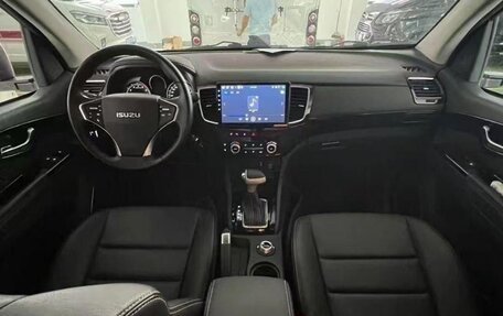 Isuzu D-Max, 2020 год, 4 200 000 рублей, 25 фотография