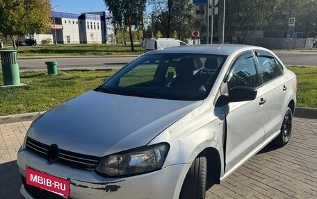 Volkswagen Polo VI (EU Market), 2011 год, 390 000 рублей, 2 фотография
