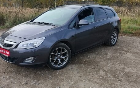 Opel Astra J, 2011 год, 550 000 рублей, 2 фотография