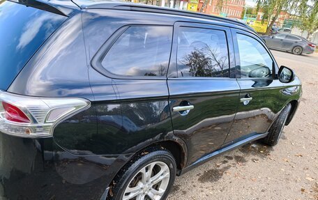 Mitsubishi Outlander III рестайлинг 3, 2012 год, 950 000 рублей, 3 фотография