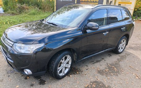 Mitsubishi Outlander III рестайлинг 3, 2012 год, 950 000 рублей, 4 фотография