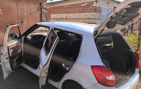Skoda Fabia II, 2011 год, 420 000 рублей, 3 фотография