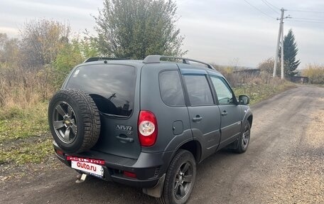 Chevrolet Niva I рестайлинг, 2018 год, 800 000 рублей, 5 фотография