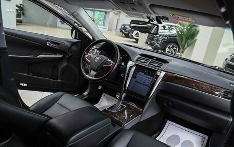 Toyota Camry, 2017 год, 1 650 000 рублей, 5 фотография