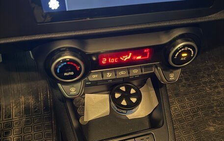 KIA Rio IV, 2021 год, 1 825 000 рублей, 4 фотография