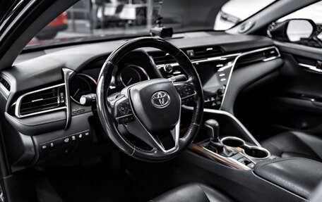 Toyota Camry, 2019 год, 2 540 000 рублей, 20 фотография