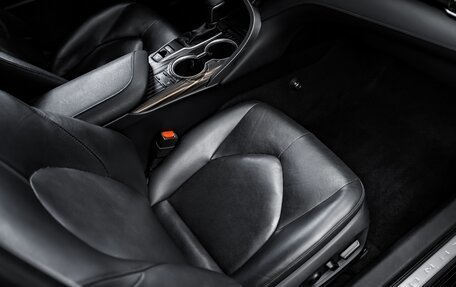 Toyota Camry, 2019 год, 2 540 000 рублей, 17 фотография