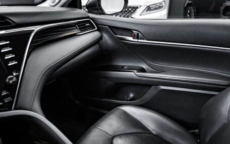 Toyota Camry, 2019 год, 2 540 000 рублей, 30 фотография