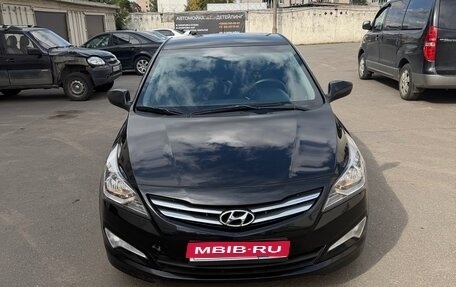 Hyundai Solaris II рестайлинг, 2016 год, 942 000 рублей, 1 фотография