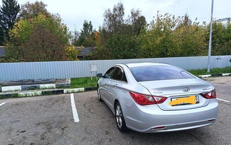 Hyundai Sonata VI, 2011 год, 730 000 рублей, 4 фотография