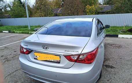 Hyundai Sonata VI, 2011 год, 730 000 рублей, 6 фотография