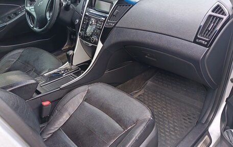 Hyundai Sonata VI, 2011 год, 730 000 рублей, 11 фотография