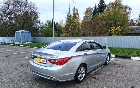 Hyundai Sonata VI, 2011 год, 730 000 рублей, 5 фотография