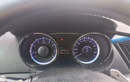 Hyundai Sonata VI, 2011 год, 730 000 рублей, 7 фотография