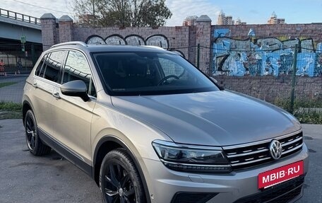 Volkswagen Tiguan II, 2018 год, 2 950 000 рублей, 8 фотография