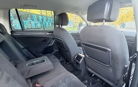 Volkswagen Tiguan II, 2018 год, 2 950 000 рублей, 19 фотография