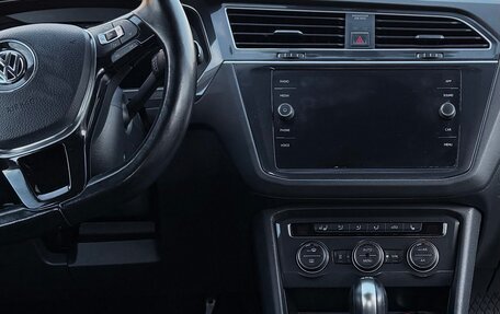 Volkswagen Tiguan II, 2018 год, 2 950 000 рублей, 16 фотография