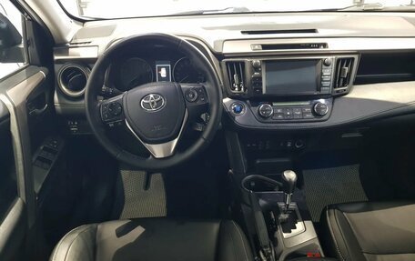 Toyota RAV4, 2018 год, 2 029 000 рублей, 7 фотография