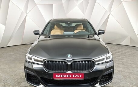 BMW 5 серия, 2021 год, 5 100 000 рублей, 3 фотография
