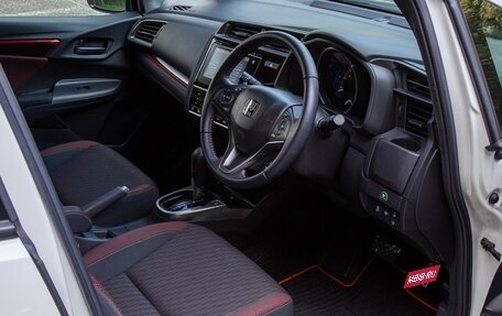 Honda Fit III, 2018 год, 1 205 000 рублей, 9 фотография