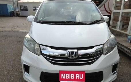 Honda Freed I, 2015 год, 935 000 рублей, 1 фотография