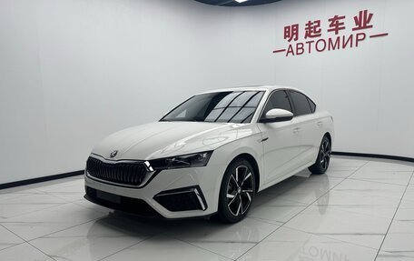 Skoda Octavia IV, 2022 год, 1 999 000 рублей, 3 фотография