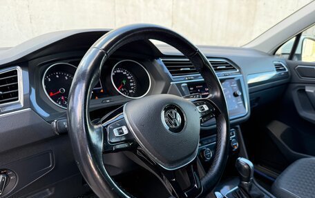 Volkswagen Tiguan II, 2018 год, 2 550 000 рублей, 5 фотография