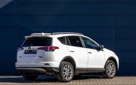 Toyota RAV4, 2017 год, 2 295 000 рублей, 6 фотография