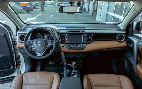 Toyota RAV4, 2017 год, 2 295 000 рублей, 18 фотография