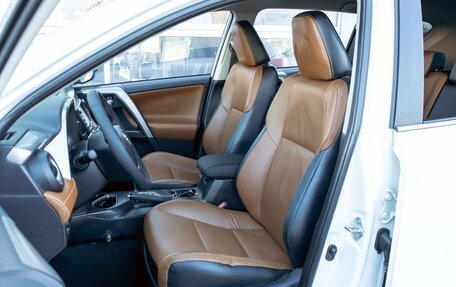Toyota RAV4, 2017 год, 2 295 000 рублей, 13 фотография