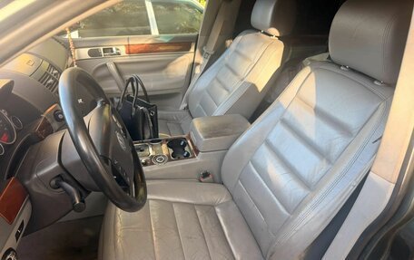 Volkswagen Touareg III, 2004 год, 580 000 рублей, 5 фотография