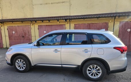 Mitsubishi Outlander III рестайлинг 3, 2017 год, 2 100 000 рублей, 7 фотография