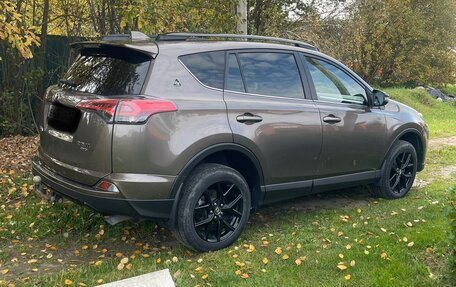 Toyota RAV4, 2019 год, 2 750 000 рублей, 5 фотография