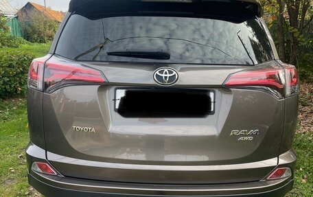 Toyota RAV4, 2019 год, 2 750 000 рублей, 3 фотография