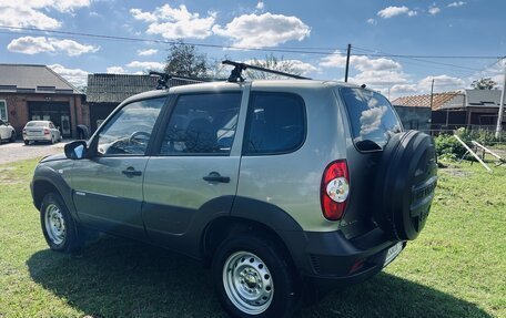 Chevrolet Niva I рестайлинг, 2011 год, 499 000 рублей, 3 фотография