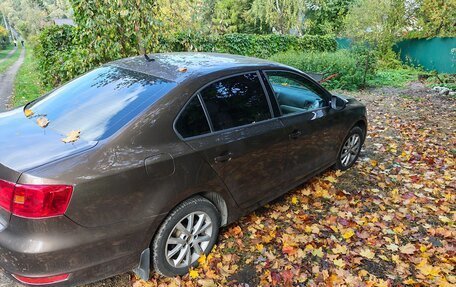 Volkswagen Jetta VI, 2012 год, 1 000 000 рублей, 2 фотография
