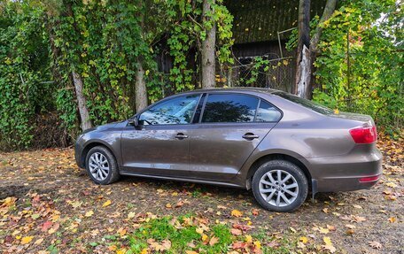 Volkswagen Jetta VI, 2012 год, 1 000 000 рублей, 4 фотография