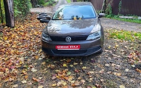 Volkswagen Jetta VI, 2012 год, 1 000 000 рублей, 3 фотография