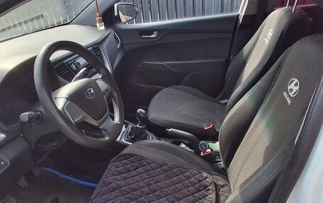 Hyundai Solaris II рестайлинг, 2017 год, 700 000 рублей, 11 фотография