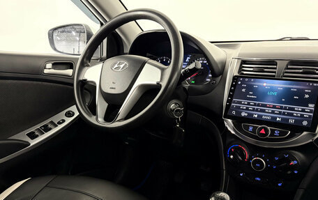 Hyundai Solaris II рестайлинг, 2011 год, 680 000 рублей, 15 фотография
