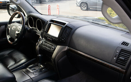 Toyota Land Cruiser 200, 2011 год, 3 088 000 рублей, 7 фотография