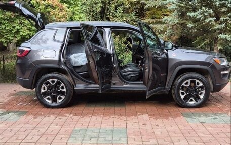 Jeep Compass II, 2018 год, 1 250 000 рублей, 10 фотография