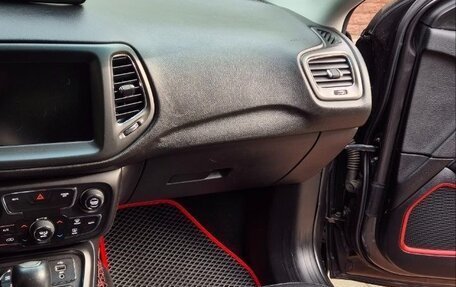 Jeep Compass II, 2018 год, 1 250 000 рублей, 8 фотография