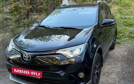 Toyota RAV4, 2016 год, 1 790 000 рублей, 2 фотография