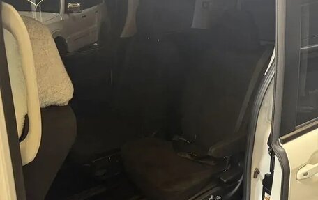 Toyota Voxy III, 2016 год, 1 100 000 рублей, 6 фотография