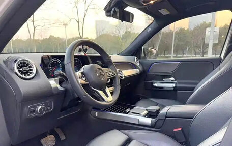 Mercedes-Benz GLB, 2022 год, 1 930 500 рублей, 3 фотография
