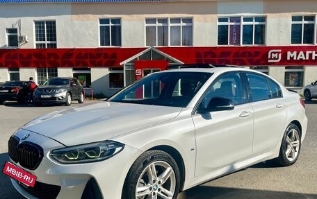 BMW 1 серия, 2021 год, 2 200 000 рублей, 3 фотография