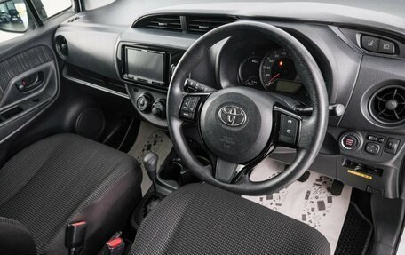 Toyota Vitz, 2019 год, 949 000 рублей, 9 фотография